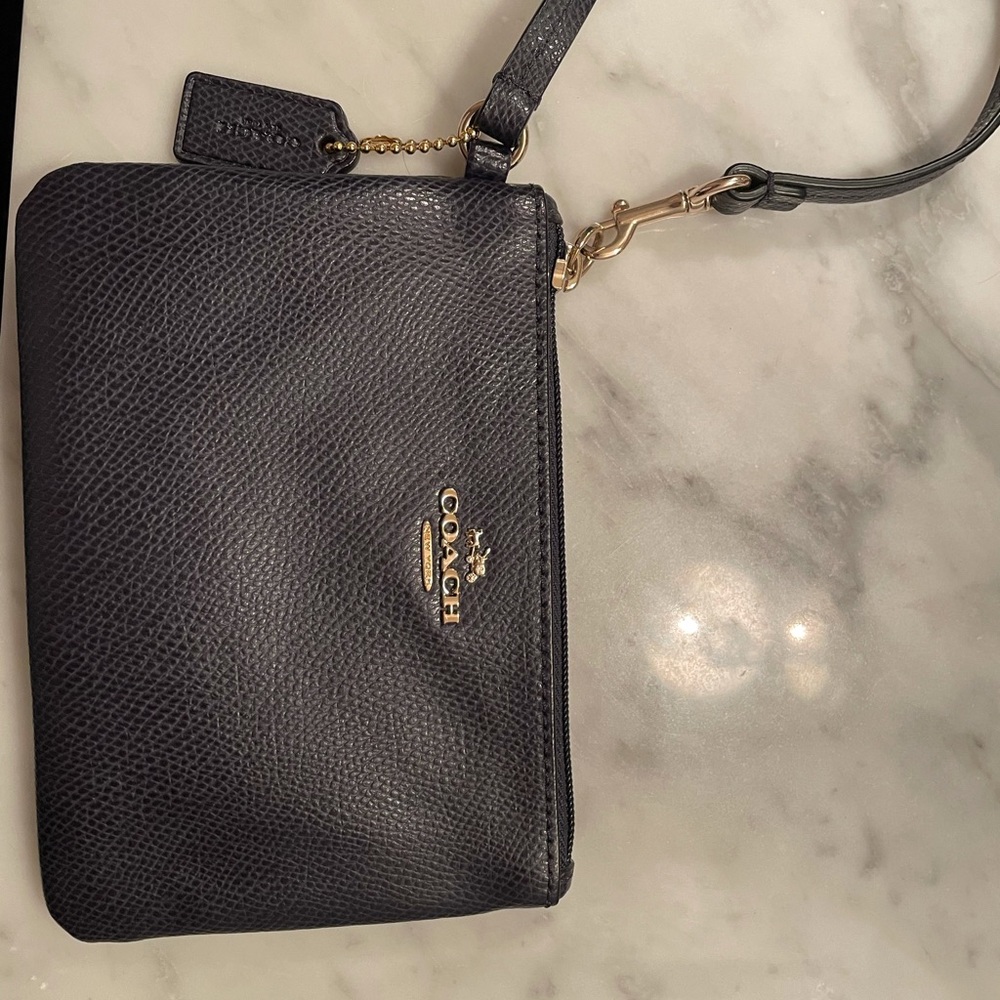 Coach navy wristlet - Picture 4 of 4